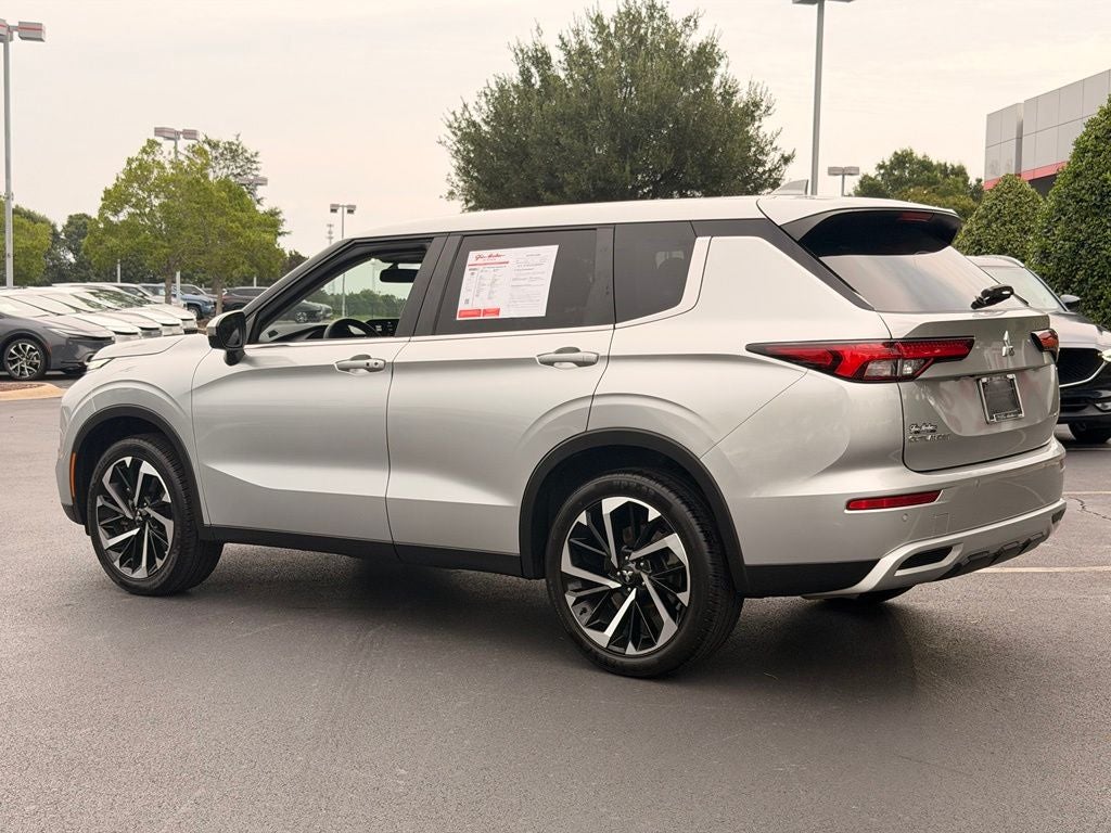 2024 Mitsubishi Outlander SE