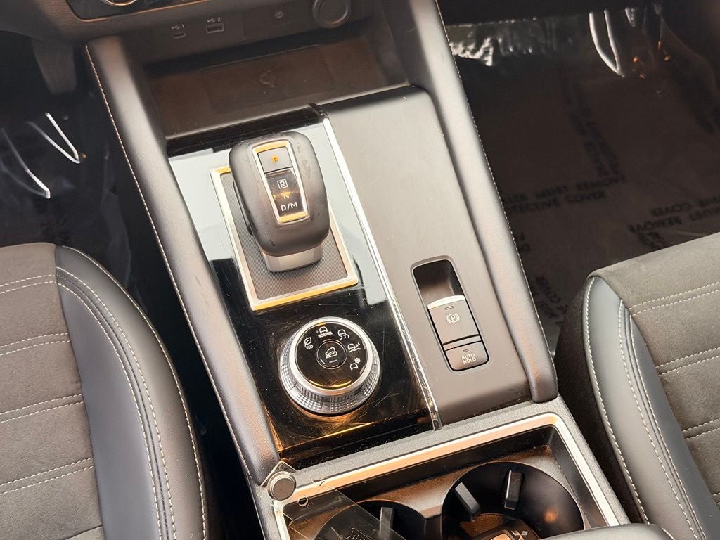 2024 Mitsubishi Outlander SE