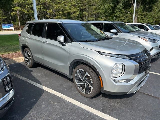 2024 Mitsubishi Outlander SE