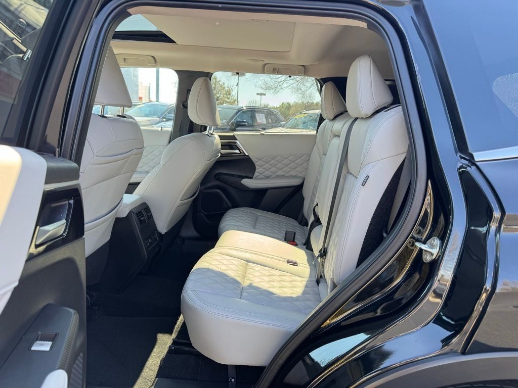 2024 Mitsubishi Outlander SEL Platinum Edition