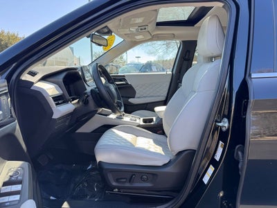 2024 Mitsubishi Outlander SEL Platinum Edition
