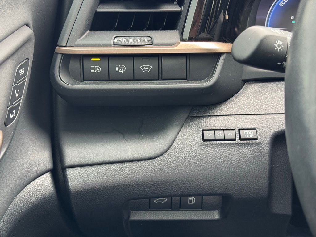 2025 Toyota Crown Signia Limited