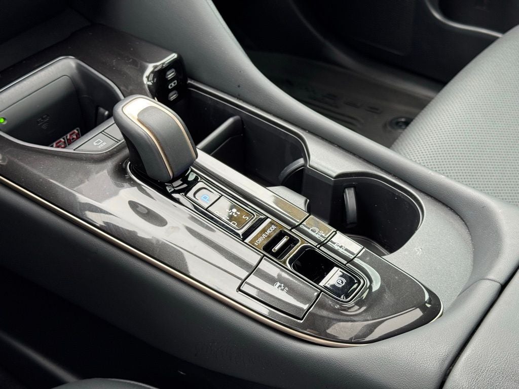 2025 Toyota Crown Signia Limited