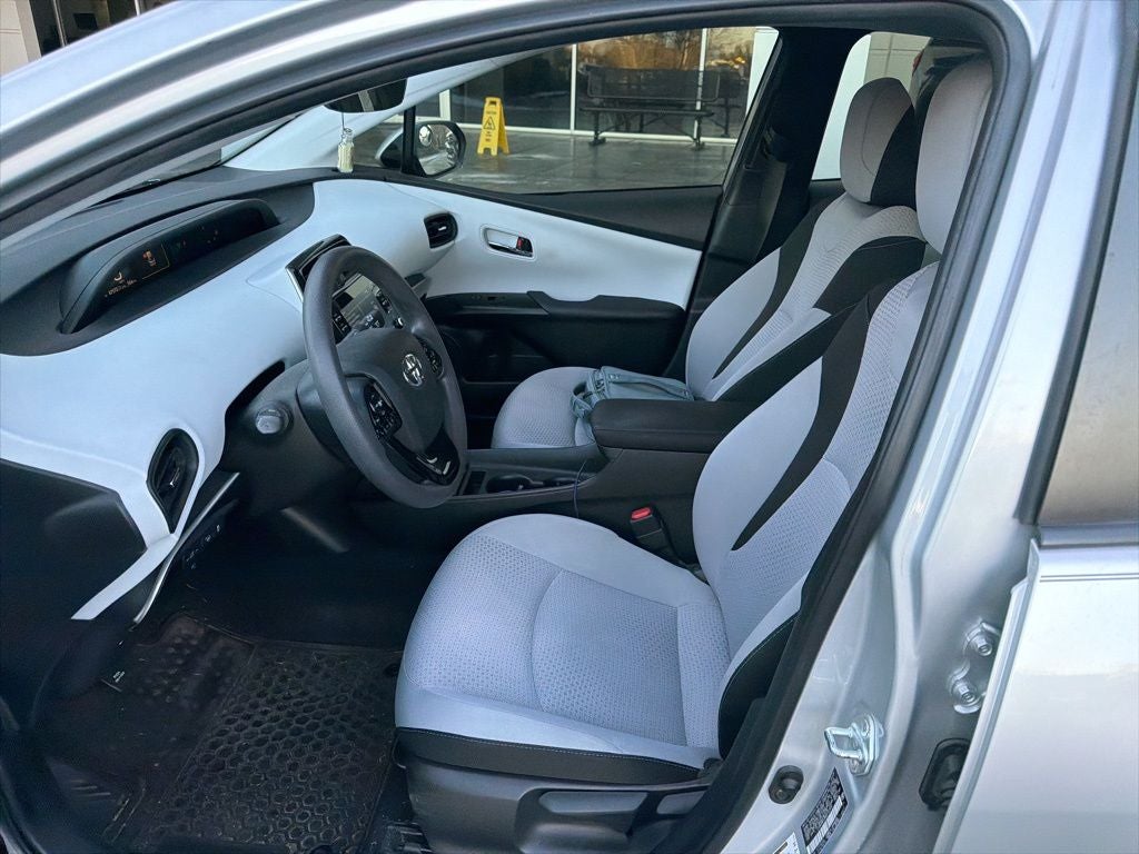 2021 Toyota Prius LE